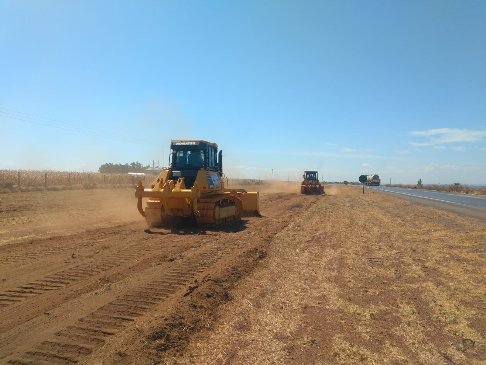 MÁQUINAS NA PISTA|: Obras de duplicação mudam cenário da BR-163 em Diamantino