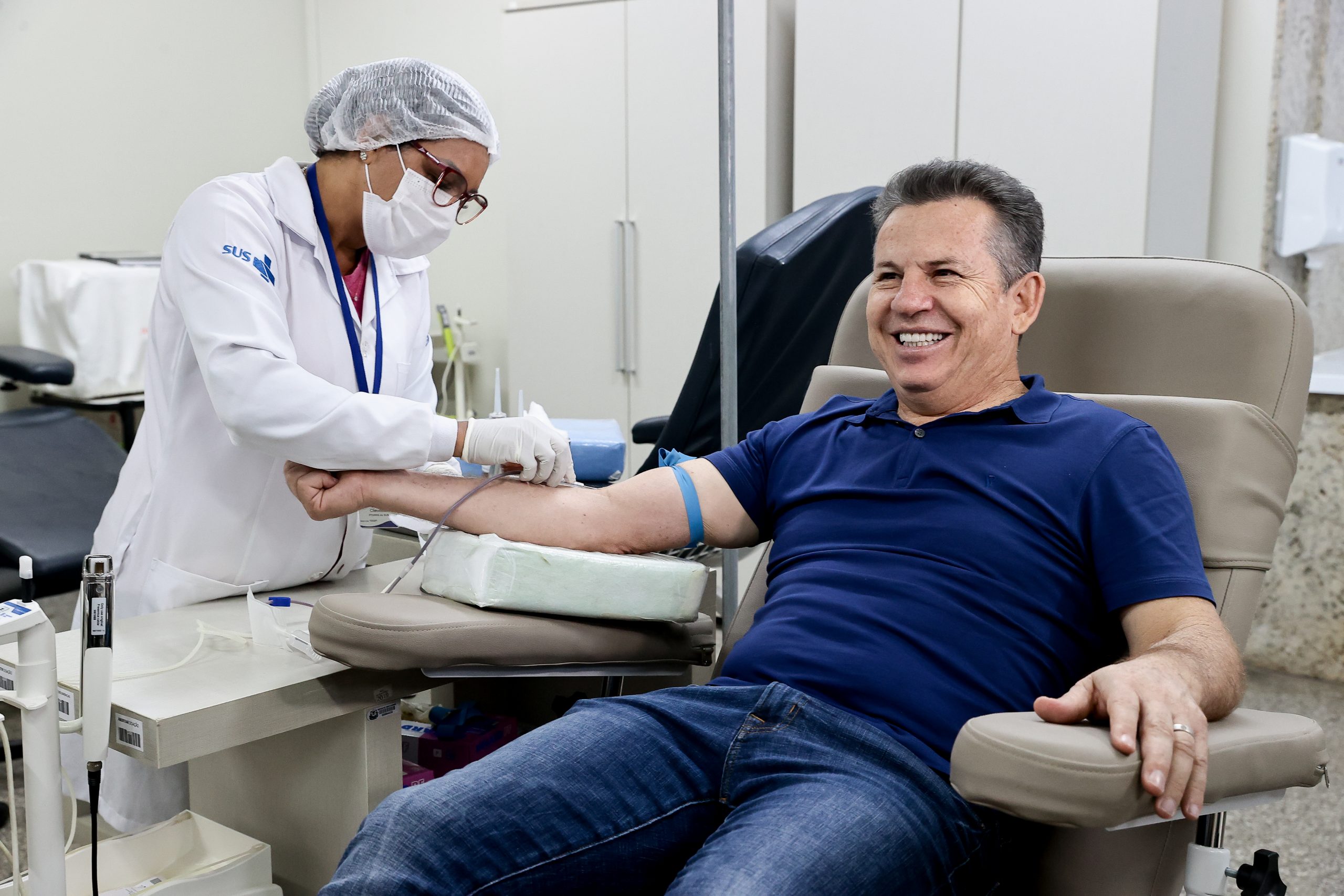 ESTOQUES DE SANGUE|: Governador faz doação no Hemocentro e pede colaboração: “Faça esse gesto e salve a vida de muita gente”