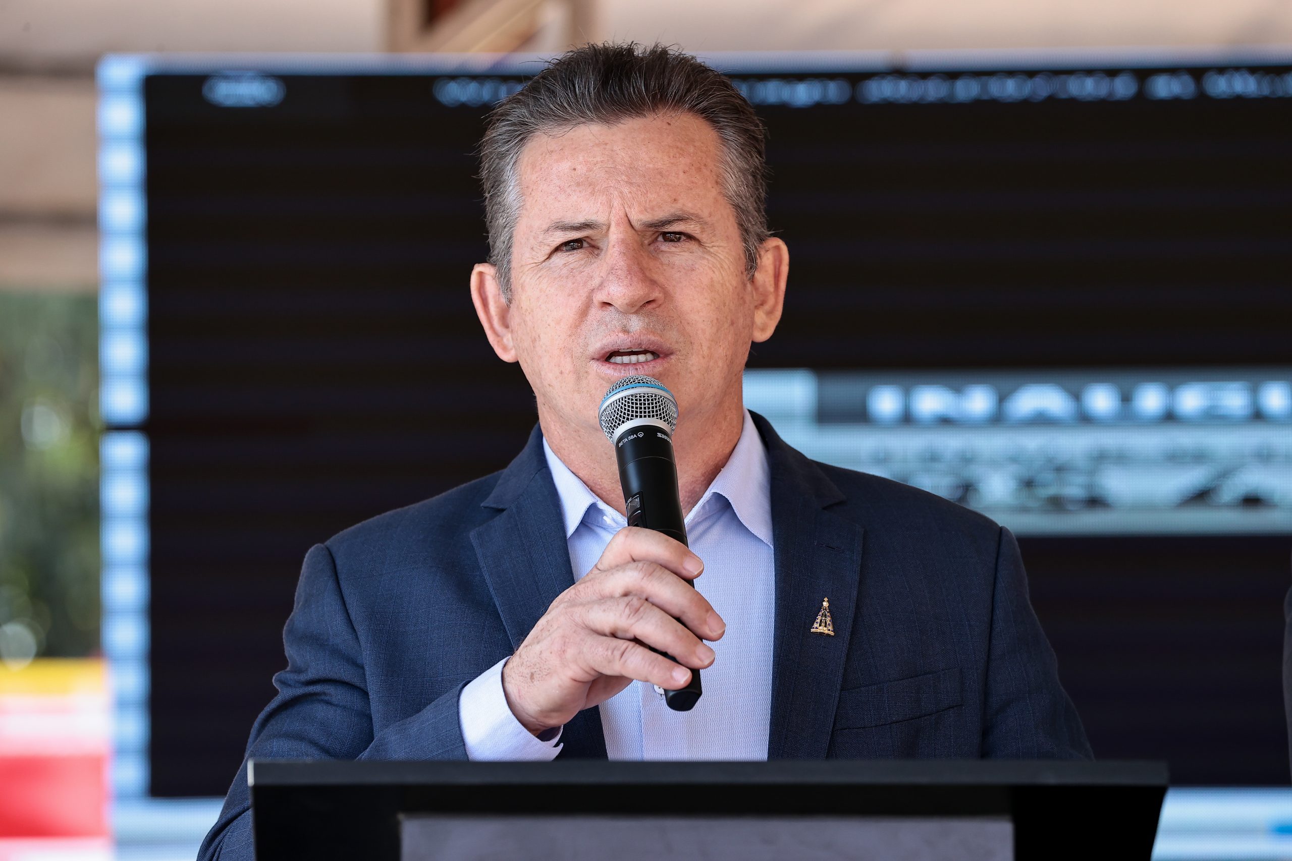 UNIDADES PERMANECEM|: Governador defende escolas militares em MT: “Têm melhores resultados”