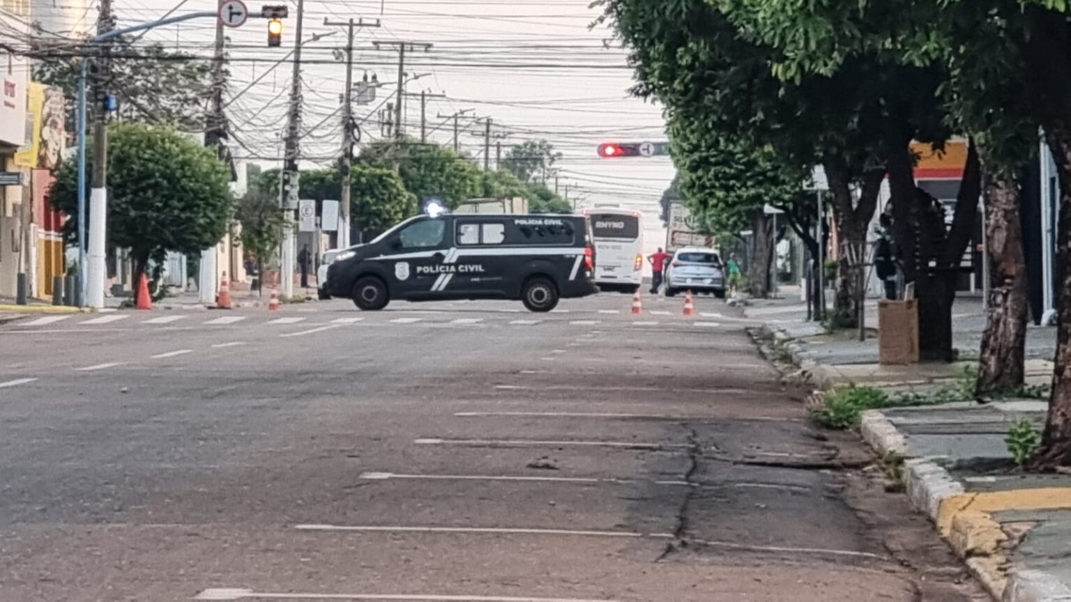 EM RONDONÓPOLIS|: Mulher morre em batida entre moto e ônibus; Um ficou ferido