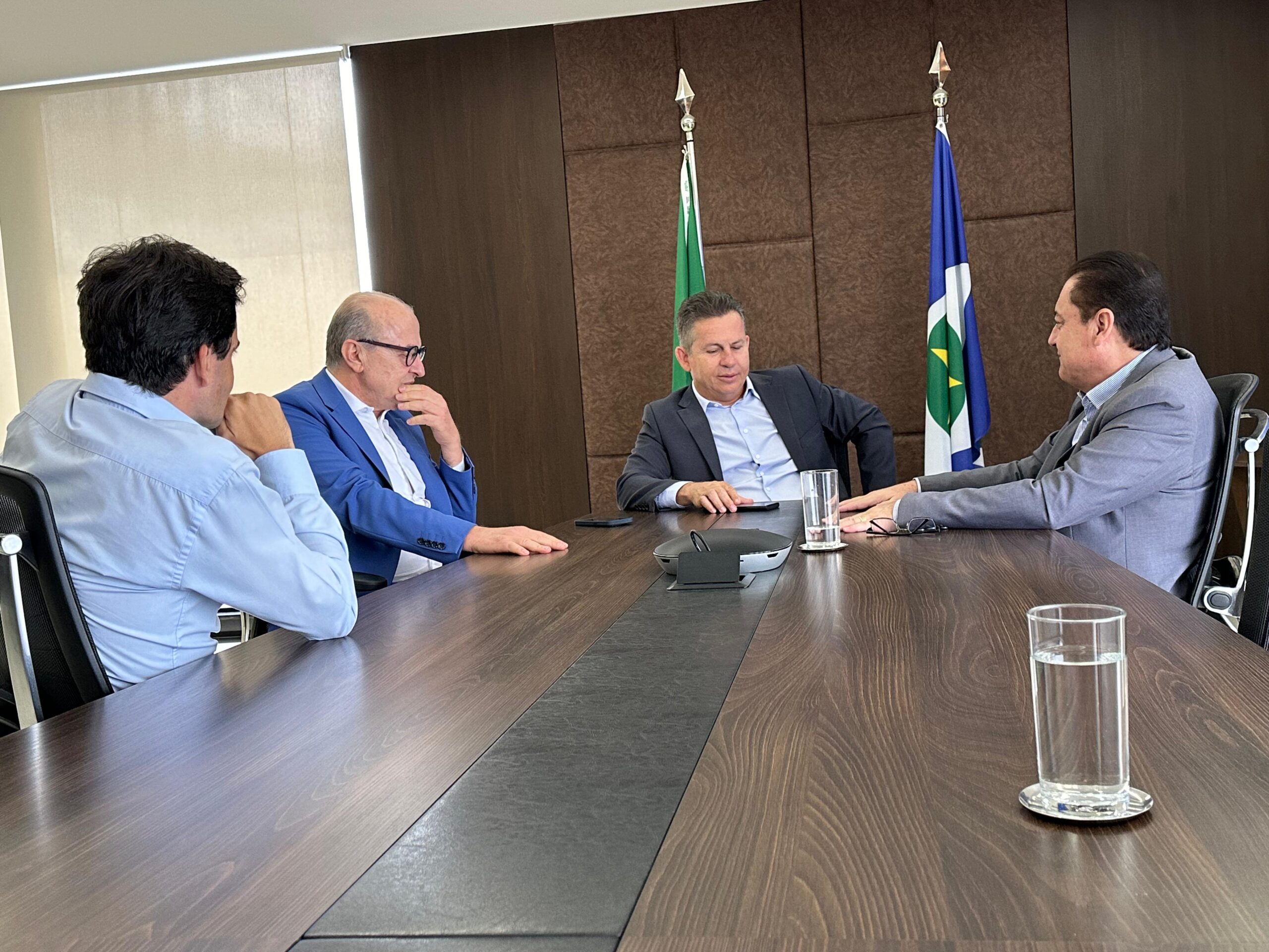 Estrutura defasada: Rezende se reúne com Mauro Mendes e clama por novo Hospital Regional