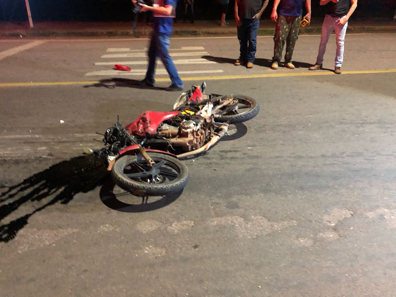 EM RONDONÓPOLIS|: Jovem morre após colidir motocicleta em ônibus nas proximidades da Rodoviária