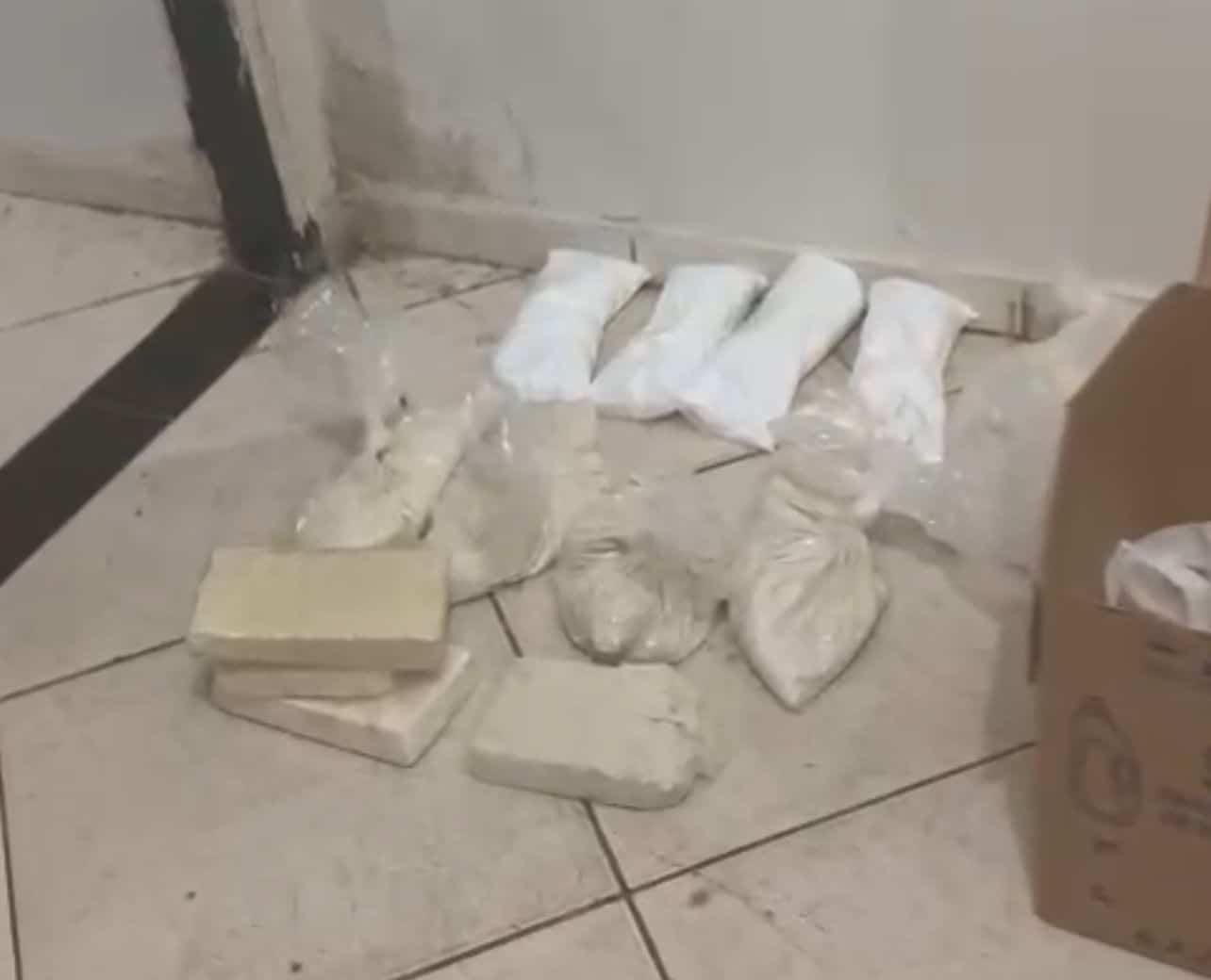 EM RONDONÓPOLIS|: PM encontra laboratório de drogas e prende traficante