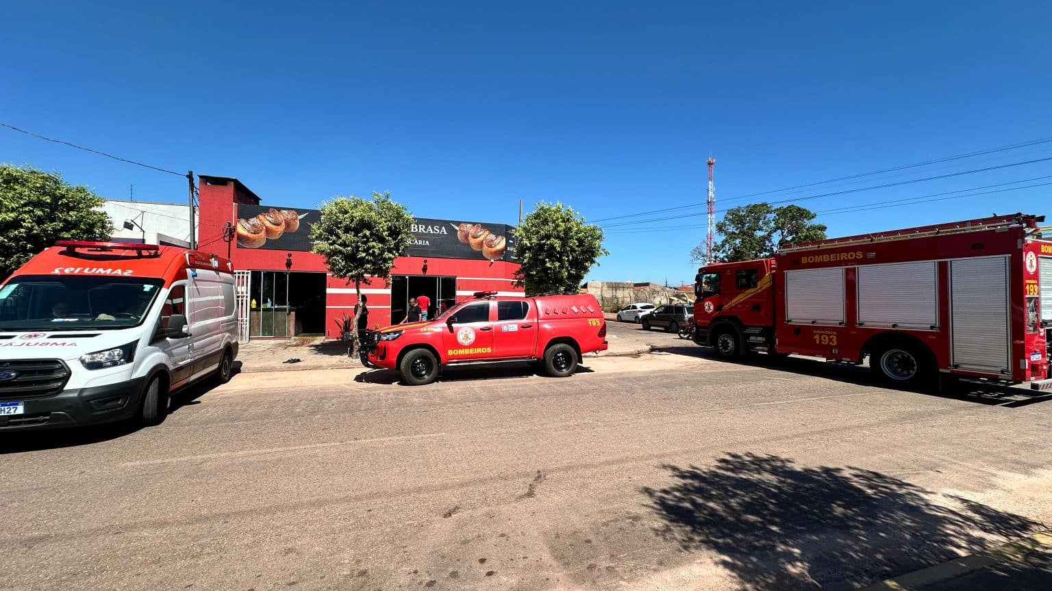 EM RONDONÓPOLIS|: Corpo de Bombeiros Militar realiza vistoria em restaurante após incêndio