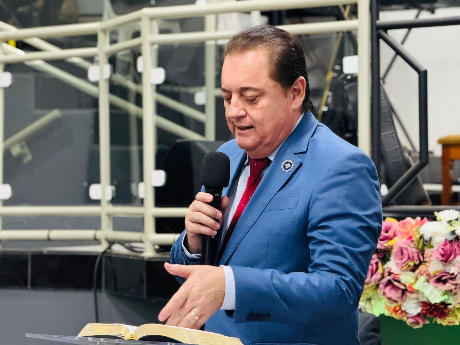DEPUTADO SEBASTIÃO REZENDE REPRESENTANTE DA BANCADA EVANGÉLICA NA ALMT QUER DISTRIBUIR BÍBLIAS DE FORMA GRATUITA NAS ESCOLAS DE MATO GROSSO
