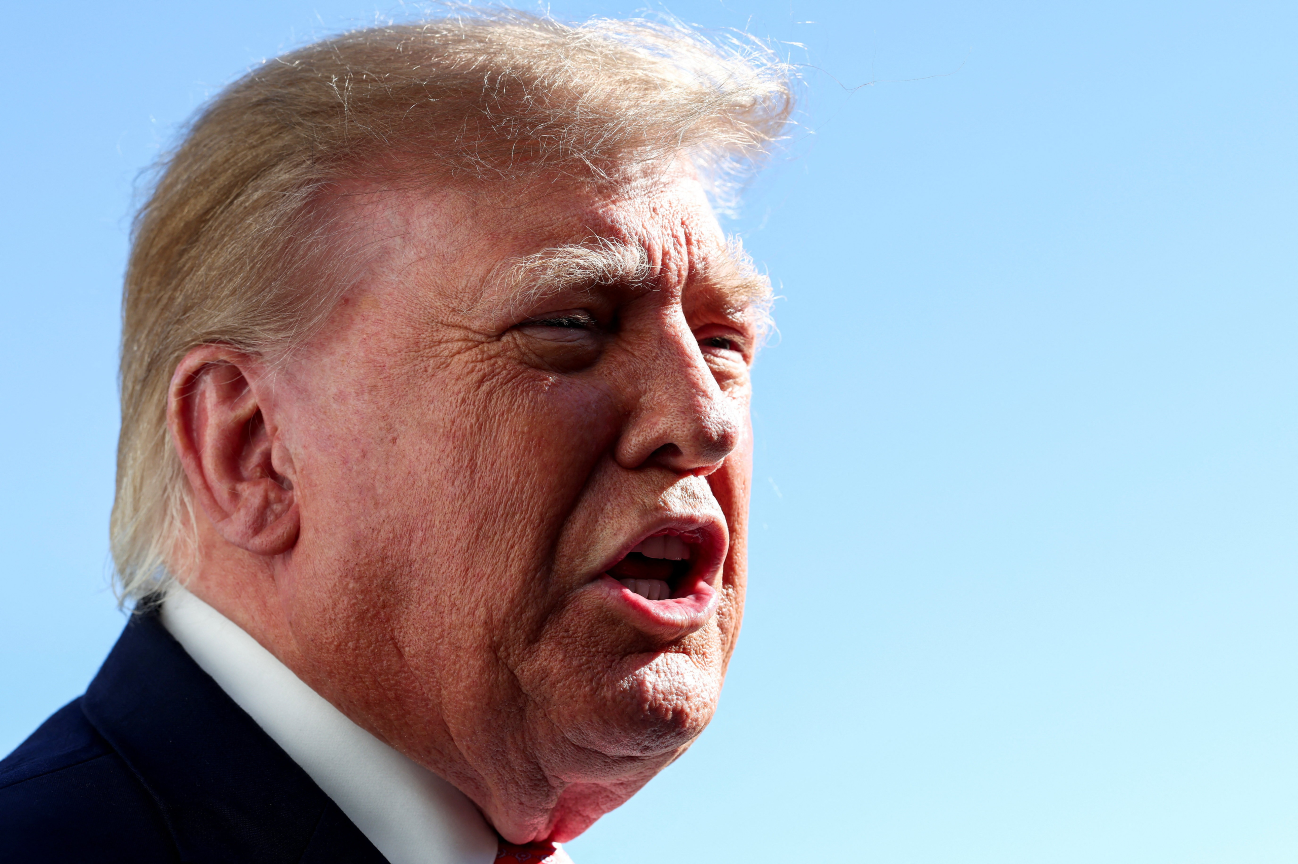 Em derrota rara para Trump, Suprema Corte mantém acesso de presos trans a tratamentos