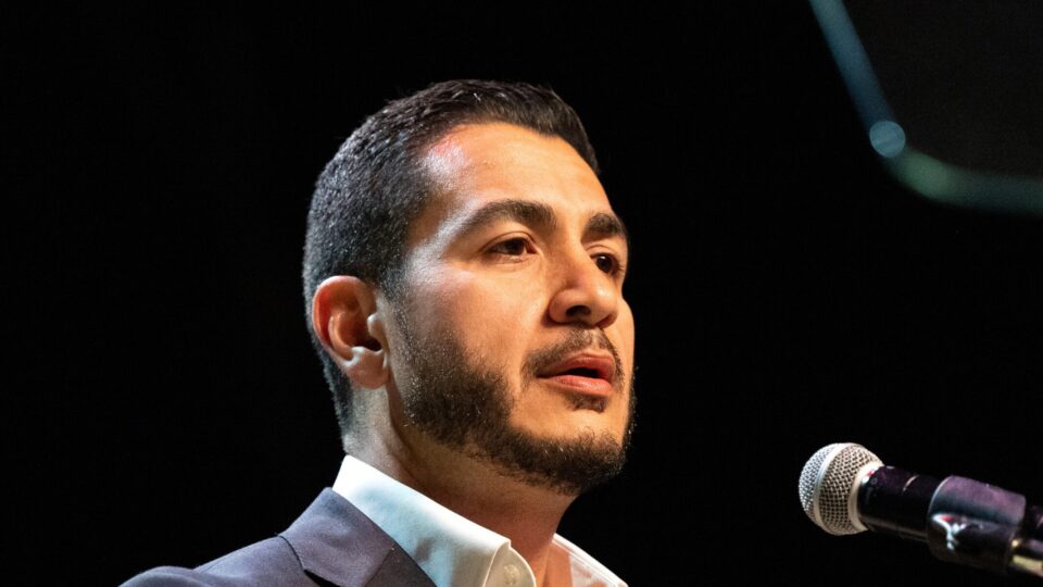 Candidato democrata ao Senado é suspeito de ter ligações com a Irmandade Muçulmana