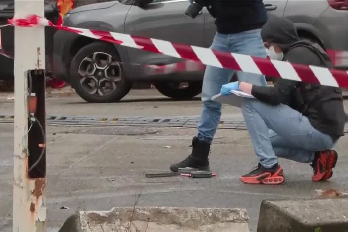 Motorista atira contra pedestres e mata uma pessoa e fere 4 nos arredores de Paris